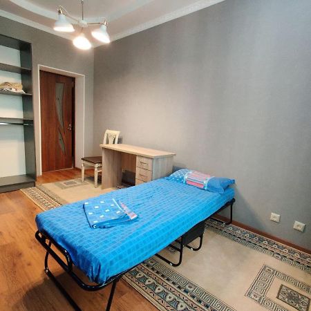 Комната В 4Х Комнатной Квартире Almaty Luaran gambar