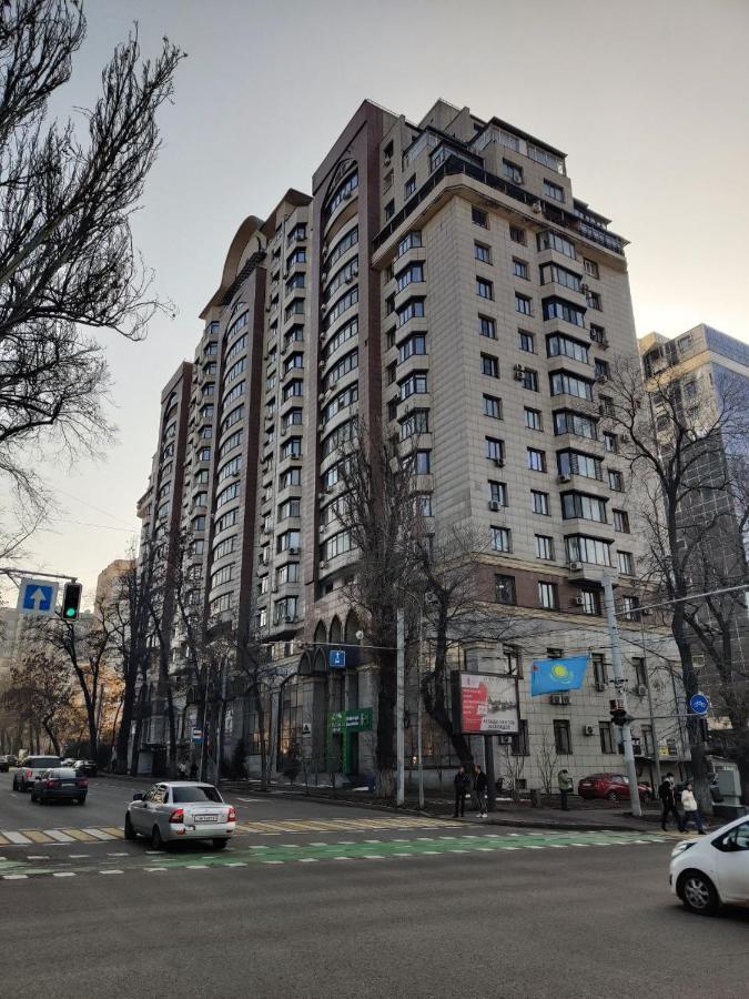 Комната В 4Х Комнатной Квартире Almaty Luaran gambar