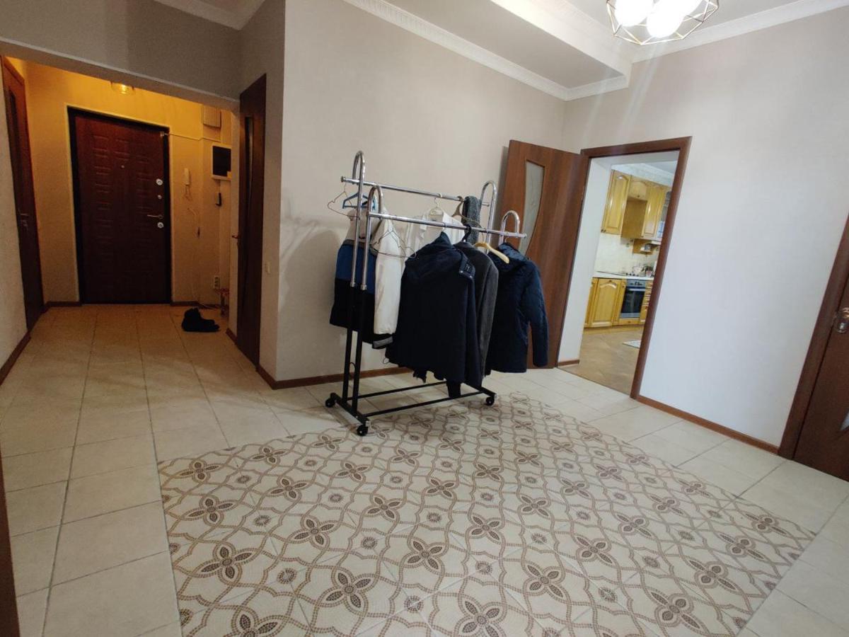 Комната В 4Х Комнатной Квартире Almaty Luaran gambar